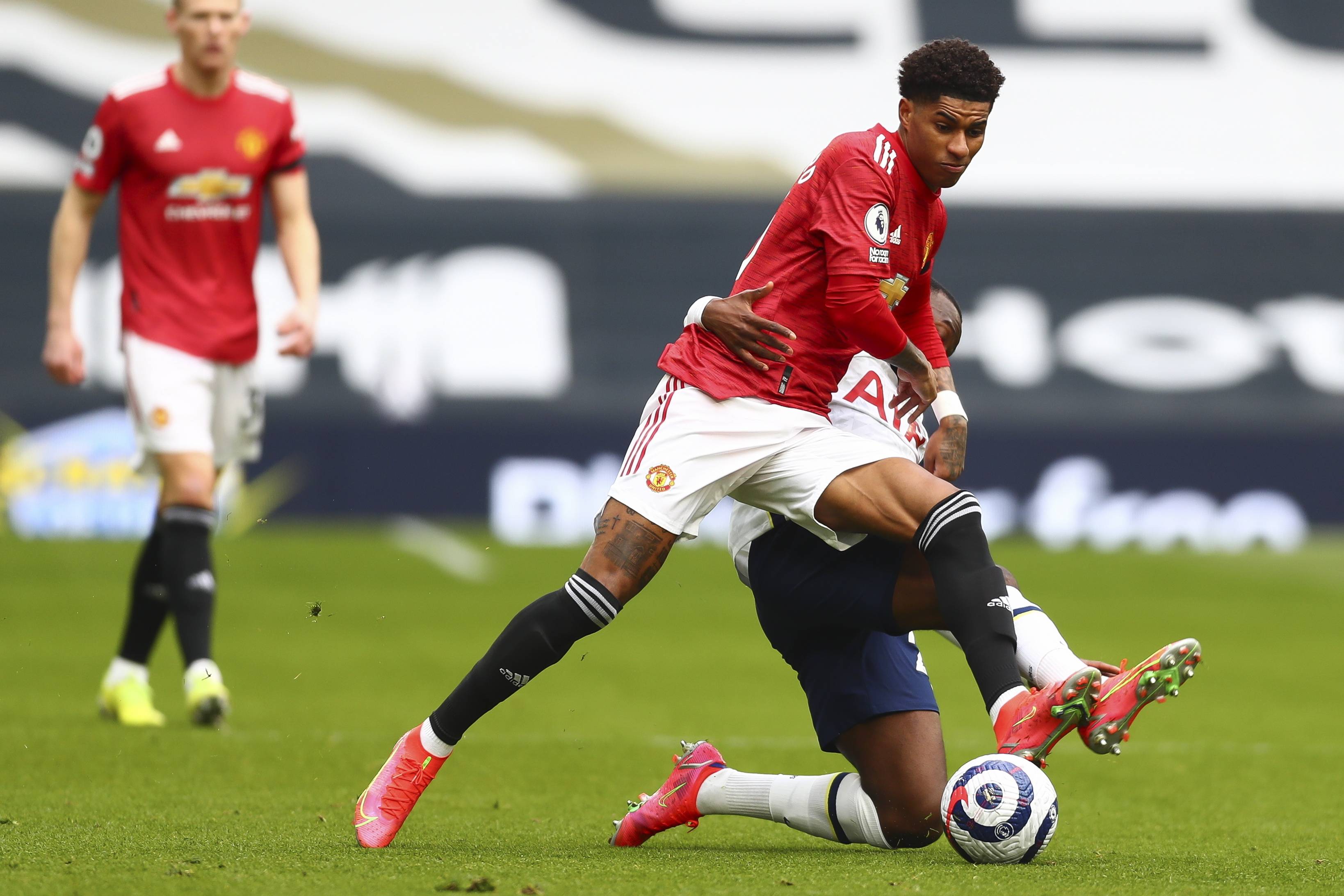 各俱乐部应 各俱乐部应